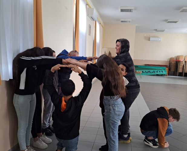 LUME CARA ĂJ ĂM NJENČIM - SVIJET JE PREDA MNOM V